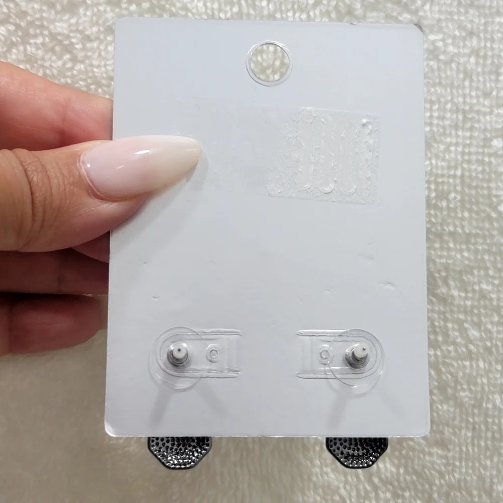 NEW Sugarfix Baublebar Skeleton Bone To Shine Skull Enamel Halloween Earings.